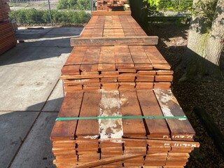 Ca. 120x Angelim Pedra Beschoeiingsplanken, 20x150mm, lengte 36/350cm,